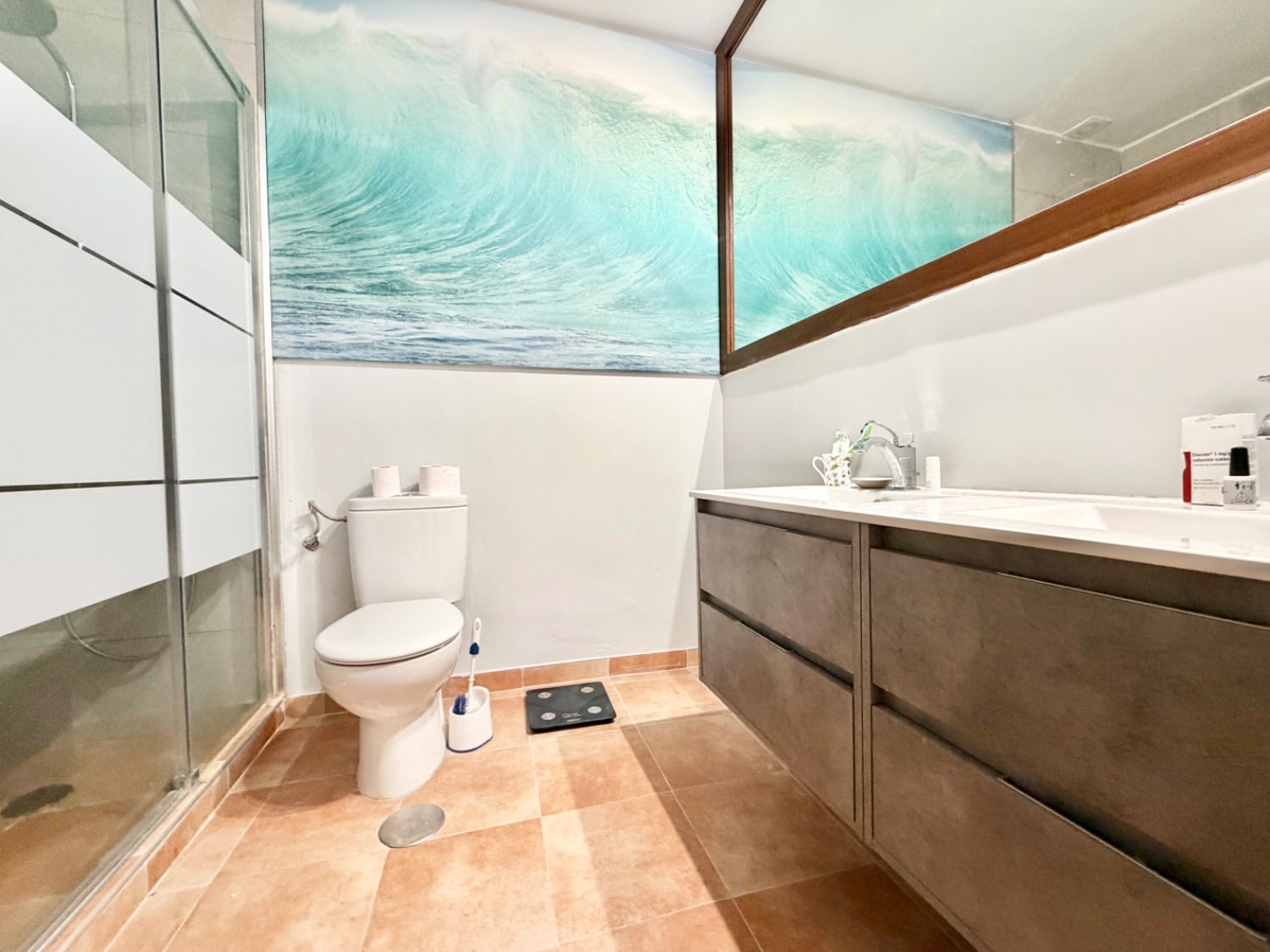 Fabulosa casa pareada cuatro dormitorios  con preciosas vistas al mar en Alcaidesa