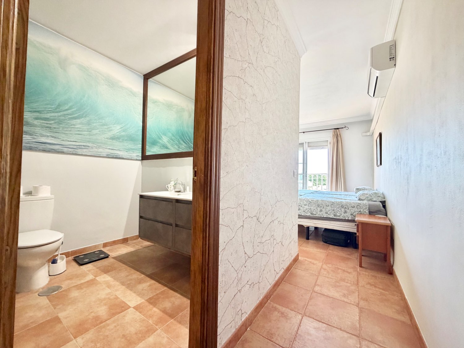 Fabulosa casa pareada cuatro dormitorios  con preciosas vistas al mar en Alcaidesa