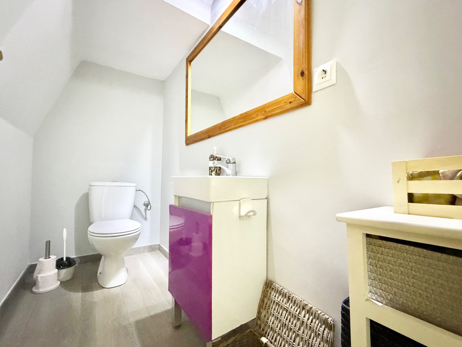 Fabulosa casa pareada cuatro dormitorios  con preciosas vistas al mar en Alcaidesa